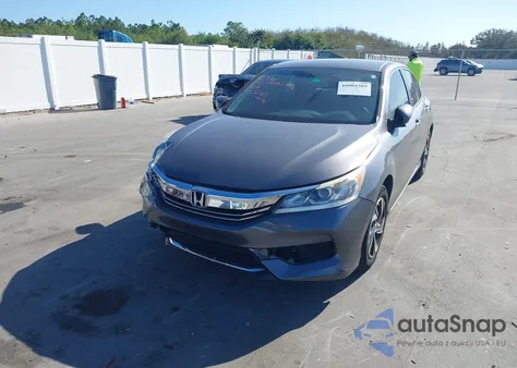 2017 Honda Accord Lx z USA, uszkodzony, nr VIN 1HGCR2F35HA302018